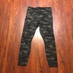 ATHLETA  7/8 ultimate stash pocket tight olive green camo